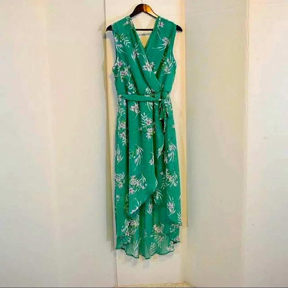 💛HP💛Charming Charlie Green Flowered Dress